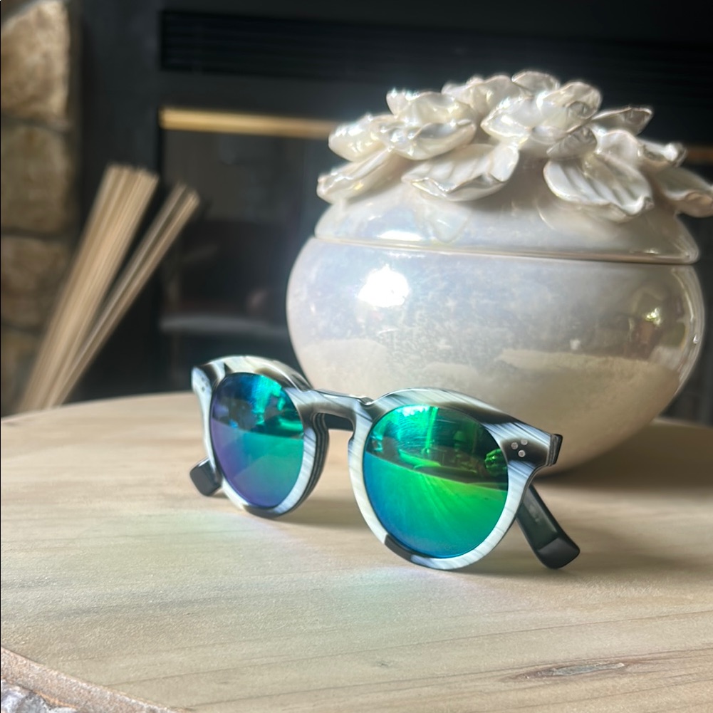 Illesteva Leonard 2 Sunglasses In Horn/Aqua Green